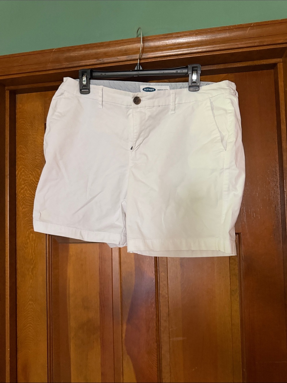 Old Navy White Cotton Chino Short Shorts
